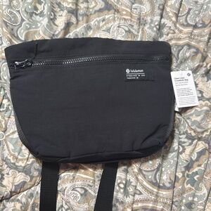 Lululemon Crossbody bag New, Color: black